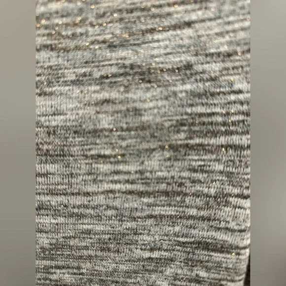 Madison & Lola Cream, Gold, Grey V-Neck Sweater Ribbed side detailing, split hem - Picture 2 of 4